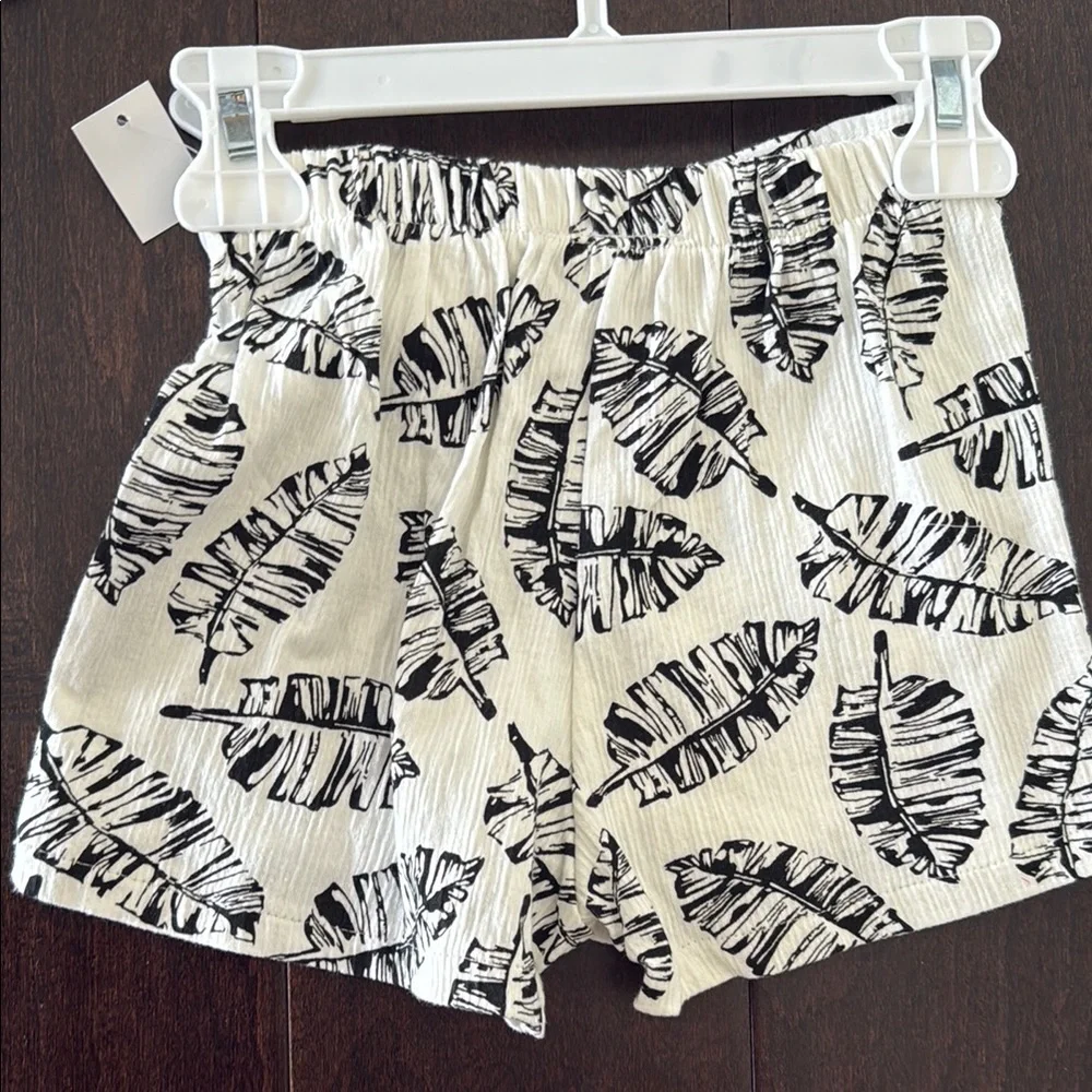 NWT Girls Jessica Simpson Black and White Boho Chic Feather Print short set!